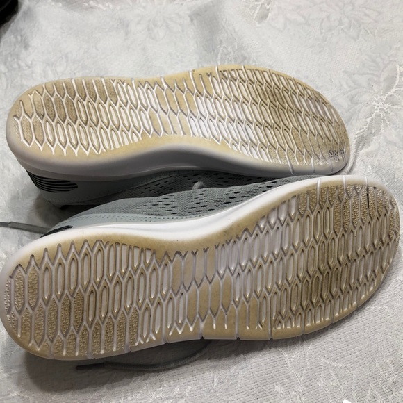 Champion men’s gray athletic shoes size 10 - Picture 5 of 6